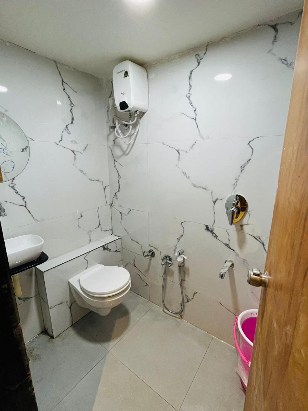 Hotel Paramount Villa Gandhinagar Exterior photo