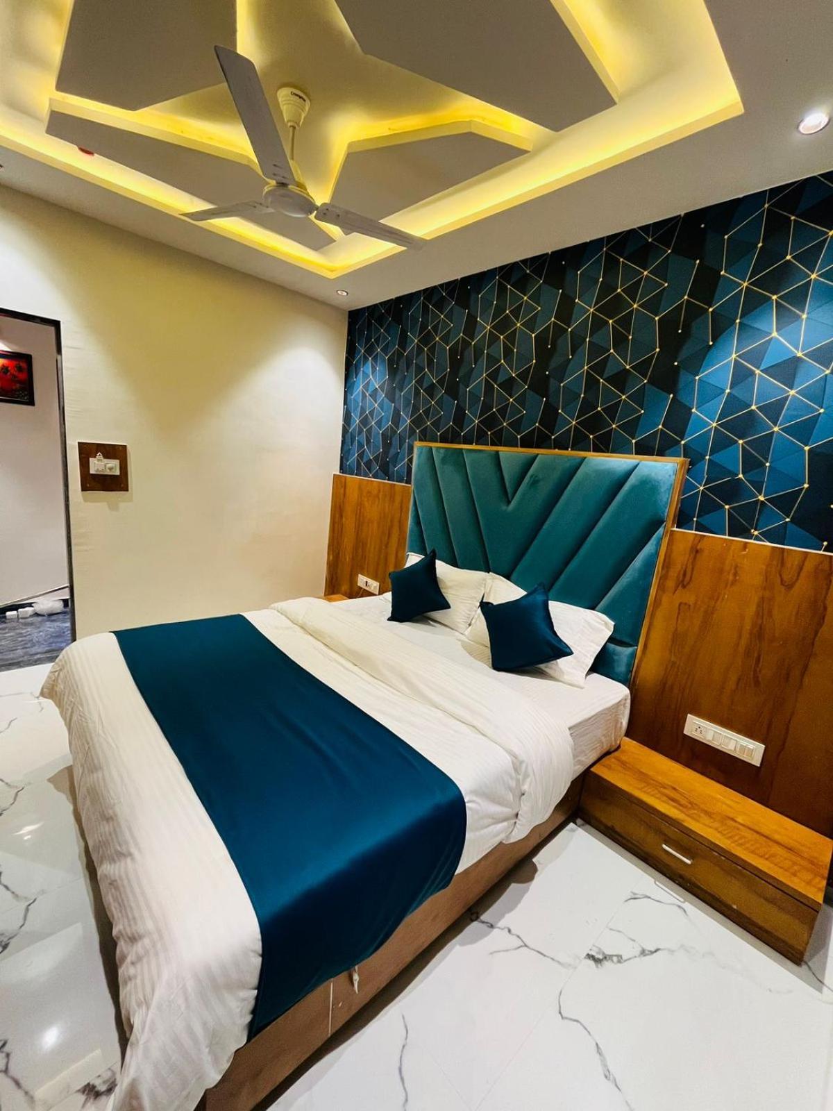 Hotel Paramount Villa Gandhinagar Exterior photo