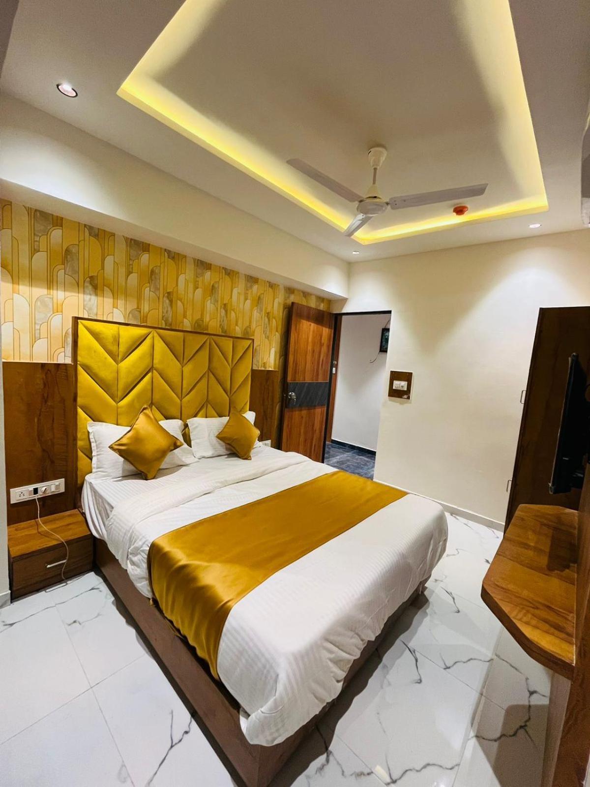 Hotel Paramount Villa Gandhinagar Exterior photo